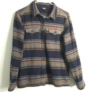 Women’s Patagonia button up flannel